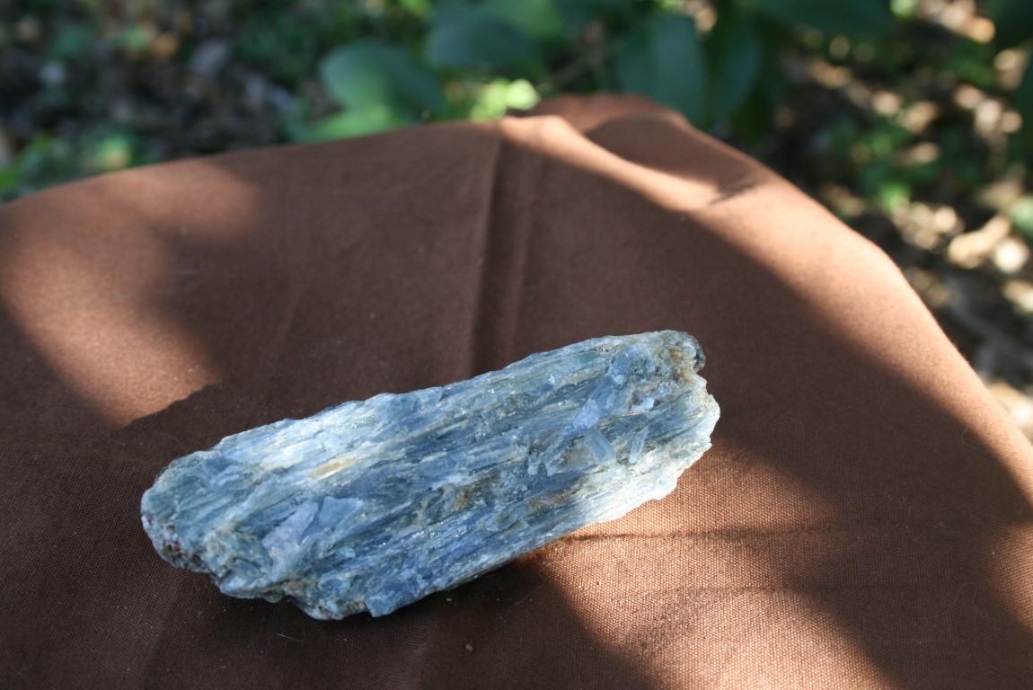 Blue Kyanite is a great stone for channeling 4881